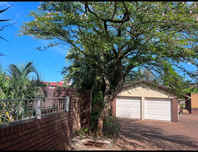 3 BEDROOM TOWNHOUSE FOR SALE IN FAIRVIEW